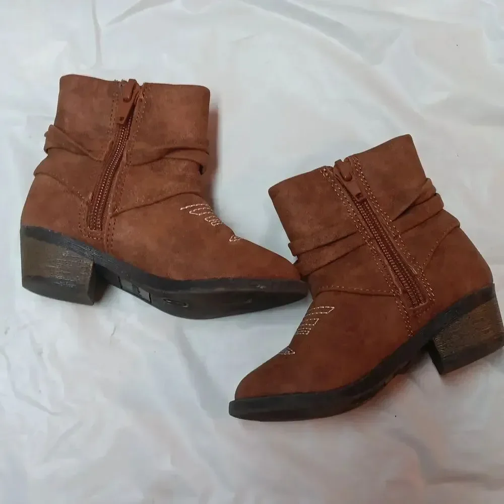 Madden Girl Mini Cowgirl Tan Suede Ankle Boots with Embroidery Size 6